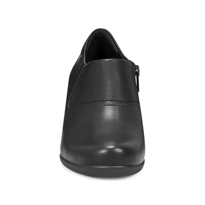 Caine Round Toe Shooties